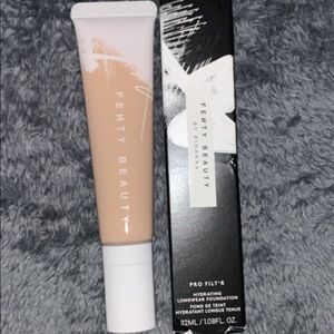 NIB Profilt’r Hydrating Foundation in 200